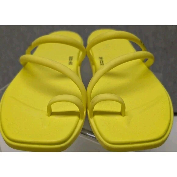 CROCS Sandals Miami Open Toe Loop Yellow Slip On flip Flop Flats Womens 9 - Picture 2 of 7